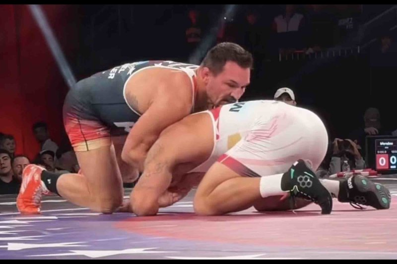 Michael Chandler Returns to His Roots — Shuts Down Chad Mendes at RAF 3 - MMA Article